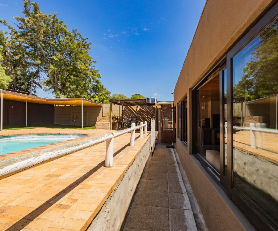 4 Bedroom Property for Sale in Table View Western Cape